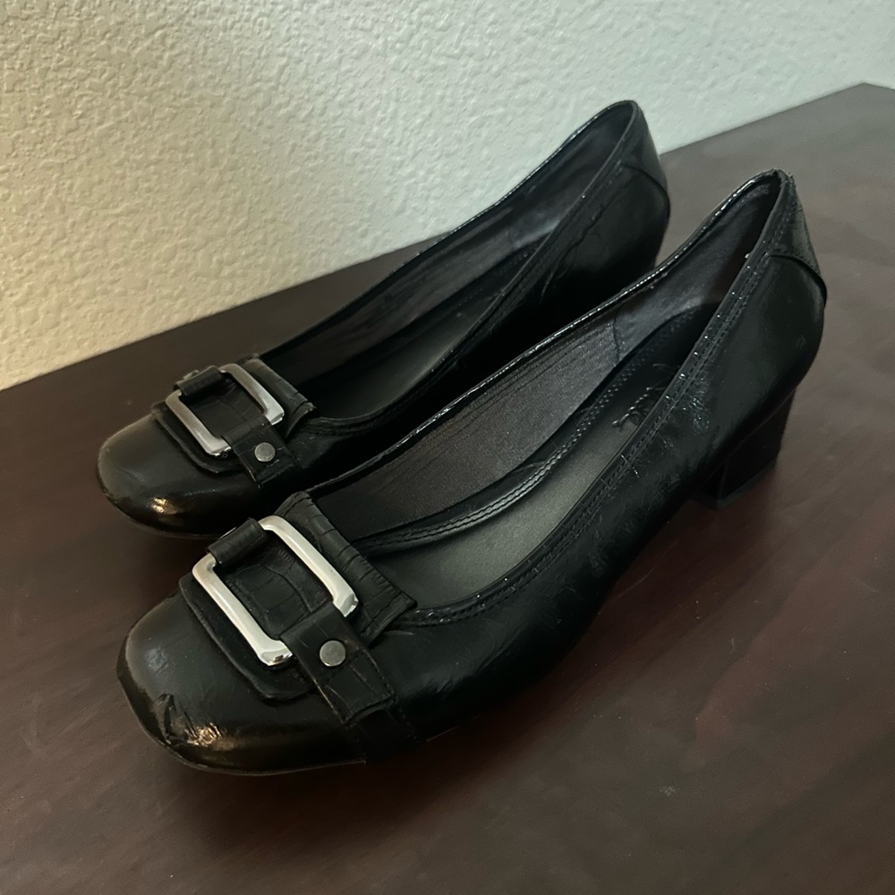 Elegant Black Buckle kitten heels
